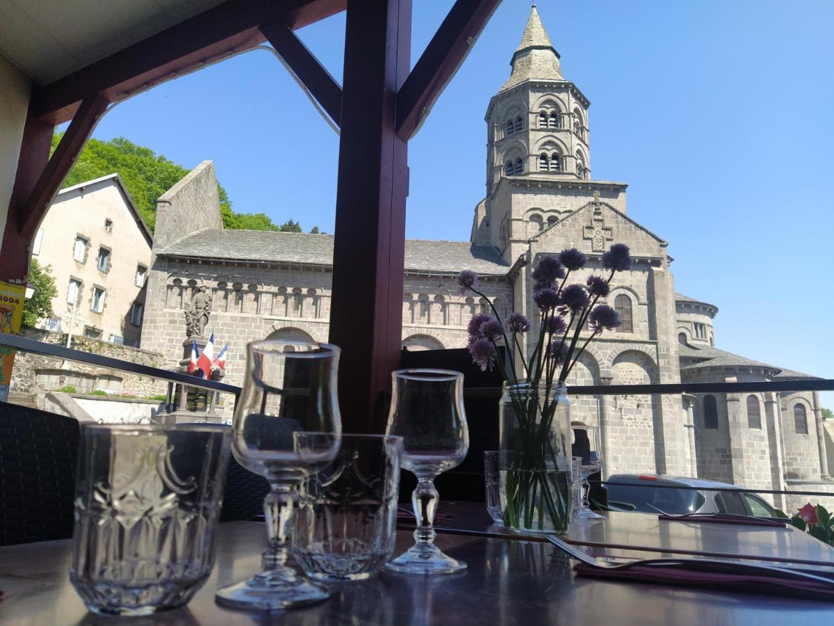 Hotel Restaurant Notre Dame Orcival Exterior photo